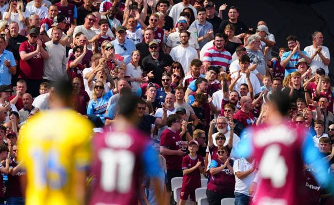 West Ham fans celebrate West Ham United v Portsmouth, EFL Carabao Cup, First Round, Football, London Stadium, London, UK - 08 Aug 2026London London Stadium United Kingdom EDITORIAL USE ONLY No use with unauthorised audio, video, data, fixture lists, club league logos or live services. Online in-match use limited to 120 images, no video emulation. No use in betting, games or single club league player publications.  Copyright: xJavierxGarcia Shutterstockx 17051072fo