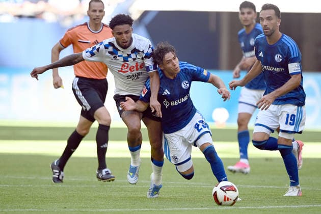 Soufiane EL-FAOUZI (GE) gegen EDERSON (AB) Aktion, Zweikampf, Fussball Freundschaftsspiel FC Schalke 04 - Atalanta Bergamo am 08.08.2026 in der Veltins-Arena Gelsenkirchen Deutschland. DFL regulations prohibit any use of photographs as image sequences and or quasi-video Â *** Soufiane EL FAOUZI (GE) vs. EDERSON AB: Action, Tackle, Soccer Friendly Match: FC Schalke 04 vs. Atalanta Bergamo on August 8, 2026, at the Veltins Arena in Gelsenkirchen, Germany. DFL regulations prohibit any use of photographs as image sequences and or quasi-video.