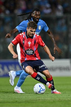 RECORD DATE NOT STATED 8th August 2026, Stadio Teofilo Patini, Castel di Sangro, Italy; Friendly Football; Napoli versus Celta Vigo; Aleix Febas of Real Club Celta de Vigo and Andre-Frank Zambo Anguissa of Napoli battle for the ball DomenicoxCippitelli