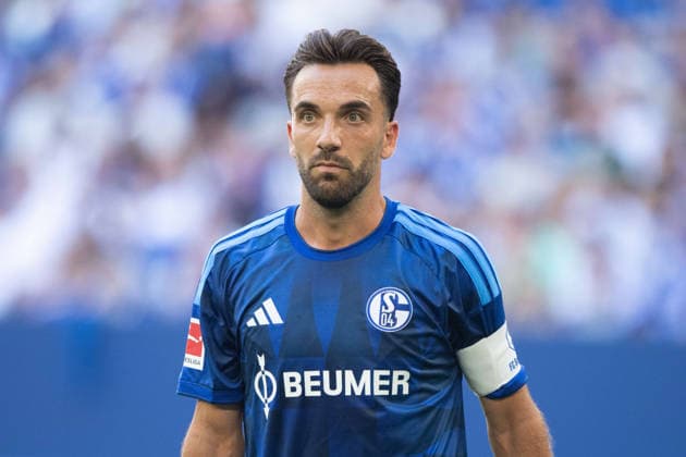 Kenan KARAMAN (GE) halbe Figur, Halbfigur, halber Koerper, Einzelbild, angeschnittenes Einzelmotiv, Fussball Freundschaftsspiel FC Schalke 04 - Atalanta Bergamo 0-3 am 08.08.2026 in der Veltins-Arena Gelsenkirchen Deutschland. DFL regulations prohibit any use of photographs as image sequences and or quasi-video Â *** Kenan KARAMAN GE half-figure, half-body, single image, cropped single shot, Soccer friendly match: FC Schalke 04 vs. Atalanta Bergamo 0–3 on August 8, 2026, at the Veltins Arena in Gelsenkirchen, Germany. DFL regulations prohibit any use of photographs as image sequences and or quasi-video.