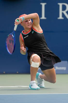 WTA, Tennis Damen Masters 1000 National Bank Open Toronto 2026 - Round of 16 - Day 8 Diana Shnaider of Russia plays a backhand during the Women™s Singles round of 16 match against Jessica Pegula of United States on day 8 of the WTA Masters 1000 National Bank Open at Sobeys Stadium on August 8, 2026, in Toronto, Canada. (Photo by Leonardo Ramirez Eyepix Group) Copyright: xLeonardoxRamirezx xEyepixxGroupx LR_08082026_194993