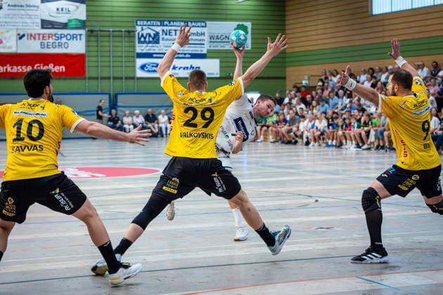 08.08.2026, xovx, Handball Lindencup, HSG Wetzlar - HSC 2000 Coburg v.l. Savvas Savvas (HSC Coburg), Leonards Valkovskis (HSC Coburg), Dominik Mappes (HSG Wetzlar), Bartlomiej Bis (HSC Coburg) Linden Stadthalle Hessen Deutschland (DE) *** August 8, 2026, xovx, Lindencup Handball, HSG Wetzlar vs. HSC 2000 Coburg: Savvas Savvas (HSC Coburg), Leonards Valkovskis (HSC Coburg), Dominik Mappes (HSG Wetzlar), Bartlomiej Bis (HSC Coburg); Linden Stadthalle, Hesse, Germany, DE