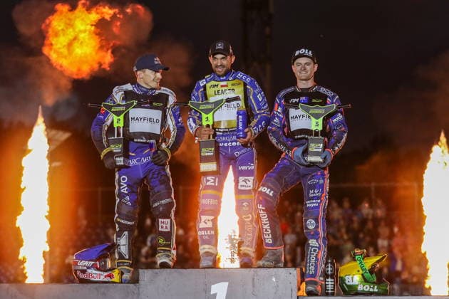 Ryga 08.08.2026. Zuzel FIM indywidualne mistrzostwa swiata na zuzlu sezon 2026 --- FIM Speedway Grand Prix season 2026 nz Robert Lambert, Bartosz Zmarzlik, Brady Kurtz Fot. Kacper Staniec NEWSPIX.PL --- newspix.pl 