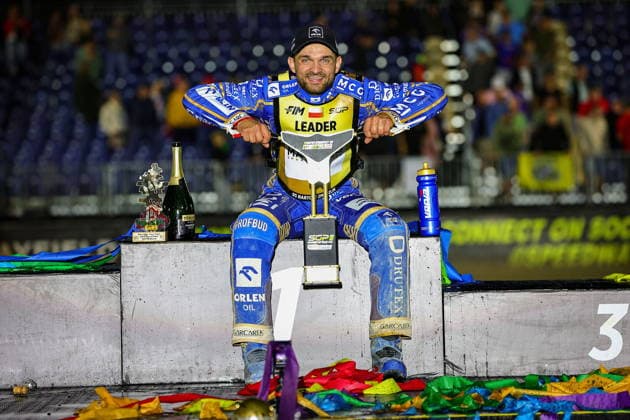 08.08.2026 RYGA (LOTWA) - BIKERNIEKI SPEEDWAY STADIUM, ZUZEL (SPEEDWAY), INDYWIDUALNE MISTRZOSTWA SWIATA (FIM SPEEDWAY World Championship, WM, Weltmeisterschaft GRAND PRIX 2026) - DEWALT FIM SPEEDWAY GRAND PRIX OF LATVIA - RIGA; RUNDA 8 NZ BARTOSZ ZMARZLIK - RADOSC WYGRANA FOTO PAWEL WILCZYNSKI CYFRASPORT NEWSPIX.PL --- newspix.pl 