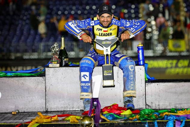 08.08.2026 RYGA (LOTWA) - BIKERNIEKI SPEEDWAY STADIUM, ZUZEL (SPEEDWAY), INDYWIDUALNE MISTRZOSTWA SWIATA (FIM SPEEDWAY World Championship, WM, Weltmeisterschaft GRAND PRIX 2026) - DEWALT FIM SPEEDWAY GRAND PRIX OF LATVIA - RIGA; RUNDA 8 NZ BARTOSZ ZMARZLIK - RADOSC WYGRANA FOTO PAWEL WILCZYNSKI CYFRASPORT NEWSPIX.PL --- newspix.pl 