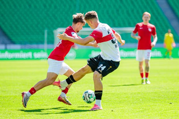(L-R) Robin Velasco (TSV Havelse 1912, 28), Luca Berreth (VfB Stuttgart, 34) im Zweikampf mit GER, TSV Havelse 1912 vs. VfB Stuttgart II, Fussball, 3. Liga, 1. Spieltag, Spielzeit 2026 2027, 08.08.2026 DFL Regulations prohibit any use of photographers as image sequences and or quasi-video. GER, TSV Havelse 1912 vs. VfB Stuttgart II, Fussball, 3. Liga, 1. Spieltag, Spielzeit 2026 2027, 08.08.2026 Hannover *** L R Robin Velasco, TSV Havelse 1912, 28, Luca Berreth, VfB Stuttgart, 34, in a tackle with GER, TSV Havelse 1912 vs. VfB Stuttgart II, soccer, 3rd Division, Matchday 1, 2026–2027 season, August 8, 2026. DFL regulations prohibit the use of photographs as image sequences and or quasi-video. GER, TSV Havelse 1912 vs. VfB Stuttgart II, soccer, 3. Liga, Matchday 1, 2026–2027 season, August 8, 2026, Hanover Copyright: xEibner-Pressefoto JanxRollingerx EP_JSK