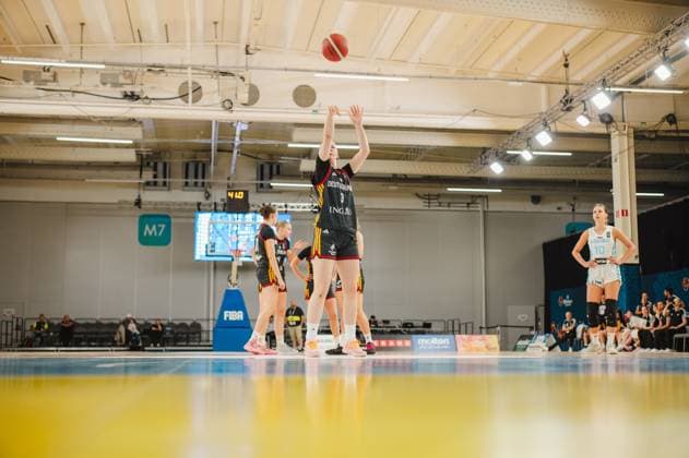 RECORD DATE NOT STATED Greta Metz ( 3; Deutschland) führt einen Freiwurf aus, der Ball ist bereits in der Luft. Im Hintergrund warten Spielerinnen beider Teams auf den Abprall, rechts steht Stasa Belc ( 10; Slovenija). Greta Metz ( 3; Deutschland) beim Freiwurf gegen Slovenija *** Greta Metz 3 (Germany) takes a free throw; the ball is already in the air. In the background, players from both teams are waiting for the rebound; on the right stands Stasa Belc 10 (Slovenia). Greta Metz 3 (Germany) takes a free throw against Slovenia. Copyright: xJoelxKruehlerx