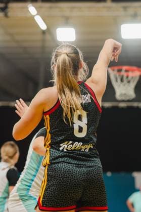 RECORD DATE NOT STATED Darina Zraychenko ( 8; Deutschland) hebt den Wurfarm in Richtung Basketballkorb, von hinten fotografiert. Im Hintergrund ist der Korb sowie eine Gegenspielerin zu erkennen. Darina Zraychenko ( 8; Deutschland) beim Wurfversuch in Stockholm *** Darina Zraychenko 8 Germany raises her shooting arm toward the basketball hoop; photographed from behind. The hoop and an opposing player can be seen in the background. Darina Zraychenko 8 Germany attempting a shot in Stockholm Copyright: xJoelxKruehlerx