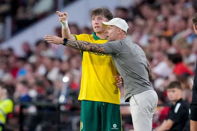 Ole ter Haar Romeny (Fortuna Sittard) und Danny Buijs (Fortuna Sittard) talk together during the Eredivisie 2026 27 match between PSV and Fortuna Sittard at Philips Stadion on August 8, 2026 in Eindhoven, Netherlands. (Photo by Alex Gottschalk DeFodi Images) - *** Ole ter Haar of Fortuna Sittard and Danny Buijs of Fortuna Sittard talk during the 2026–27 Eredivisie match between PSV and Fortuna Sittard at Philips Stadion on August 8, 2026, in Eindhoven, Netherlands. Photo by Alex Gottschalk, DeFodi Images