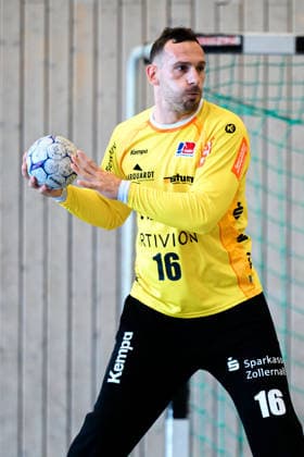 Altensteig: SCup - 26 27 - Frisch Auf Goeppingen - HBW Balingen Torhueter Vladimir Cupara (HBW Balingen) Altensteig Eichwaldhalle Baden-Württemberg Deutschland *** Altensteig SCup 26 27 Frisch Auf Göppingen HBW Balingen Goalkeeper Vladimir Cupara HBW Balingen Altensteig Eichwaldhalle Baden-Württemberg Germany