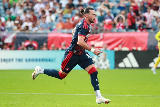 FOXBOROUGH, MA - AUGUST 08: Jack Harrison 11 of the New England Revolution in stride during a match between the New England Revolution and Houston Dynamo FC on August 8, 2026 at Gillette Stadium in Foxborough, Massachusetts. (Photo by Summer Lamont Icon Sportswire) SOCCER: AUG 08 MLS, Fussball Herren, USA New England Revolution vs Houston Dynamo FC EDITORIAL USE ONLY Icon260808007