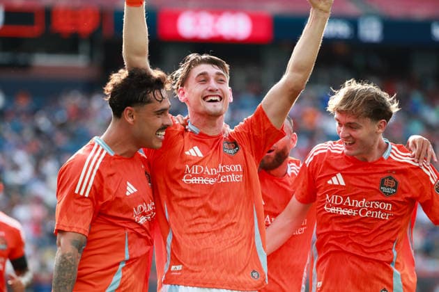 FOXBOROUGH, MA - AUGUST 08: Agustin Resch 34 of the Houston Dynamo FC celebrates his goal during a match between the New England Revolution and Houston Dynamo FC on August 8, 2026 at Gillette Stadium in Foxborough, Massachusetts. (Photo by Summer Lamont Icon Sportswire) SOCCER: AUG 08 MLS, Fussball Herren, USA New England Revolution vs Houston Dynamo FC EDITORIAL USE ONLY Icon260808008