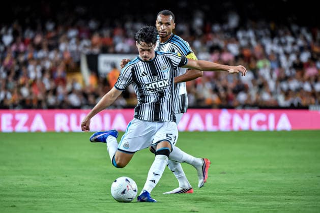 ESP: Valencia CF v Newcastle CF Pre Season match 2026 2027 Leo Shahar of Newcastle during Pre Season match between Valencia CF VS Newcastle played at Estadio Mestalla, Valencia on August 08, 2026 Valencia, Spain. Valencia Spain Football *** ESP Valencia CF vs. Newcastle CF, 2026–2027 Preseason Match: Leo Shahar of Newcastle during the preseason match between Valencia CF and Newcastle, played at Estadio Mestalla in Valencia on August 8, 2026. Valencia, Spain. Valencia, Spain. Soccer Copyright: xLeopoldxSoglox
