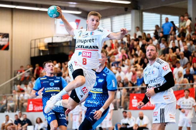 Altensteig: SCup - 26 27 - HC Erlangen - TVB Stuttgart Sander Andreassen Overjordet (HC Erlangen) Altensteig Eichwaldhalle Baden-Württemberg Deutschland *** Altensteig SCup 26 27 HC Erlangen TVB Stuttgart Sander Andreassen Overjordet HC Erlangen Altensteig Eichwaldhalle Baden-Württemberg Germany