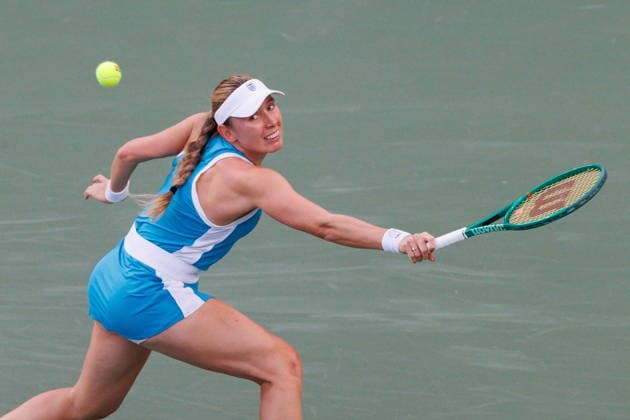 August 8, 2026, Toronto, On, Canada: Ekaterina Alexandrova returns the ball from Aryna Sabalenka during round of 16 National Bank Open Tennis action in Toronto, on Saturday, Aug. 8, 2026. Canada News - August 8, 2026  - ZUMAc35_ 20260808_zaf_c35_123 Copyright: xKeitoxNewmanx