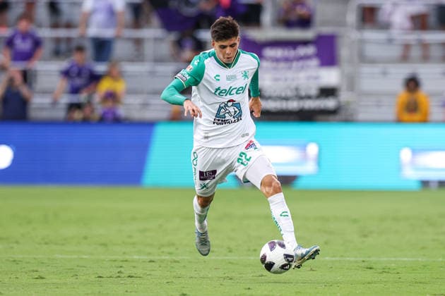 August 8, 2026, Orlando, Florida, USA: LeoÂ³n midfielder SEBASTIAN SANTOS (22) works the ball against Orlando City SC. Orlando City SC hosted Leon in a Leagues Cup march at Inter.Co Stadium in Orlando, FL. Soccer 2026: Leon 2:1 Orlando City SC  - ZUMAm299 20260808_znp_m299_003 Copyright: xTaylorxMcFeex