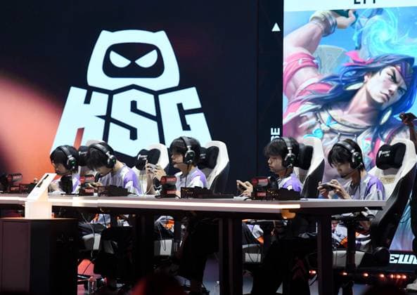 PARIS, FRANCE - AUGUST 08: Players from Team KSG compete in the final match against Team AG.AL during the Honor of Kings World Cup at 2026 Esports World Cup on August 8, 2026 in Paris, France.  Copyright: xChinaxNewsxServicex 111658921639