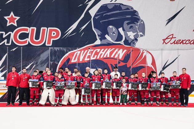 RUSSIA, MYTISHCHI - AUGUST 8, 2026: Silver medallists, Lokomotiv Yaroslavl U12, gold medal winners, Spartak Moscow U12 and bronze medallists, Mikhailov Academy Novomoskovsk U12 players, (L-R) are seen during the victory ceremony after the 2026 Ovi Cup final Ice hockey, Eishockey match in Mytishchi, northeast of Moscow. Ovi Cup is an annual youth ice hockey tournament named after three-time world champion Alexander Ovechkin and first held in 2018. Centre left back: Russian State Duma member, retired hockey player Vyacheslav Fetisov. Centre right back: hockey player Alexander Ovechkin 2026 Ovi Cup Final Ice Hockey Match Outside Moscow  - ZUMAt113 20260808_zaa_t113_471 Copyright: xSofyaxSandurskayax