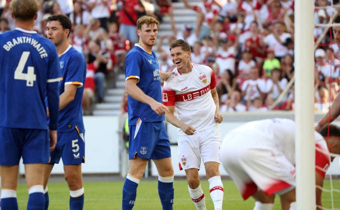 08.08.26 VfB Stuttgart - FC Everton Deutschland, Stuttgart, 08.08.2026, Fussball, Bundesliga, Saison 2026 2027, Testspiel, VfB Stuttgart - FC Everton: Ramon Hendriks (VfB Stuttgart); Jubel Tor 2:0 Hendriks. *** August 8, 2026, VfB Stuttgart vs. Everton, Germany, Stuttgart, August 8, 2026, Soccer, Bundesliga, 2026–2027 season, Friendly match, VfB Stuttgart vs. Everton, Ramon Hendriks, VfB Stuttgart, celebration, goal, 2–0, Hendriks