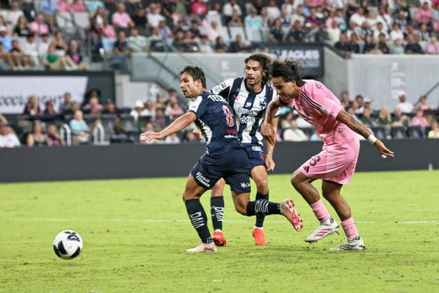 August 8, 2026, Miami, Florida, USA: TELASCO SEGOVIA (8) of Inter Miami CF and DIEGO MARACHLIAN (8) of Monterrey battle for a ball during a 2026 Leagues Cup soccer match between Inter Miami CF and Monterrey Miami USA - ZUMAa257 20260808_zsp_a257_003 Copyright: xChrisxArjoonx