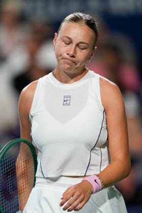National Bank Open 2026 - Day 8 TORONTO, CANADA - AUGUST 8 : Amanda Anisimova of the United States reacts after losing a point against Elina Svitolina of Ukraine in the round of 16 during the WTA, Tennis Damen 1000 National Bank Open in Toronto, Ontario, Canada on August 8, 2026. Mert Alper Dervis Anadolu Ontario Canada. Editorial use only. Please get in touch for any other usage.  Copyright: x2026xAnadoluxMertxAlperxDervisx