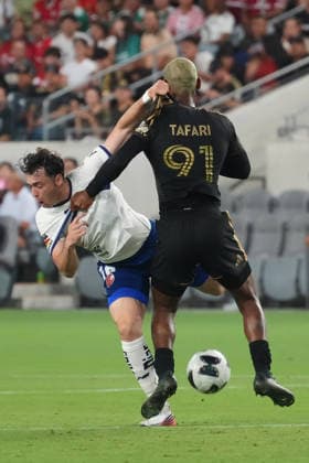 Federico Vinas (L) of Toluca vies for the ball with Nkosi Tafari of Los Angeles FC during a Leagues Cup match between Toluca and Los Angeles FC at BMO Stadium in Los Angeles, USA, 08 August 2026. Leagues Cup: Toluca vs Los Angeles FC !ACHTUNG: NUR REDAKTIONELLE NUTZUNG!  Copyright: xOmarxAlonsox AME7356 20260809-55021103556_1