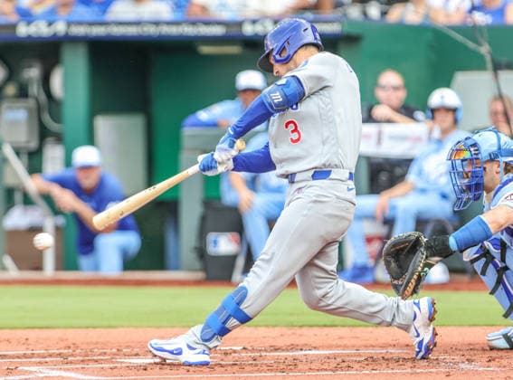 MLB, Baseball Herren, USA 2026: Cubs Vs Royals Aug 8th AUG 08, 2026: Chicago Cubs third baseman Alex Bregman (3) at bat in the 2nd inning against the Kansas City Royals at Kauffman Stadium Kansas City, MO. Roman Puno CSM (Credit Image: Â Roman Puno Cal Media) Kansas City Missouri United States EDITORIAL USE ONLY Copyright: xx ZUMA-20260808_zma_c04_351.jpg RomanxPunox csmphotothree510006