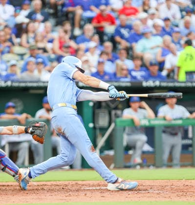 MLB, Baseball Herren, USA 2026: Cubs Vs Royals Aug 8th AUG 08, 2026: Kansas City Royals outfielder Jac Caglianone (14) hits a double in the 5th inning against the Chicago Cubs at Kauffman Stadium Kansas City, MO. Roman Puno CSM (Credit Image: Â Roman Puno Cal Media) Kansas City Missouri United States EDITORIAL USE ONLY Copyright: xx ZUMA-20260808_zma_c04_337.jpg RomanxPunox csmphotothree509994