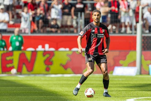Loic Bade (Bayer 04 Leverkusen) controls the ball during the pre-season friendly match between Bayer 04 Leverkusen and Sevilla FC at BayArena on August 8, 2026 in Leverkusen, Germany. (Photo by Mario Hommes DeFodi Images) - *** Loic Bade of Bayer 04 Leverkusen controls the ball during the preseason friendly match between Bayer 04 Leverkusen and Sevilla FC at BayArena on August 8, 2026, in Leverkusen, Germany. Photo by Mario Hommes, DeFodi Images