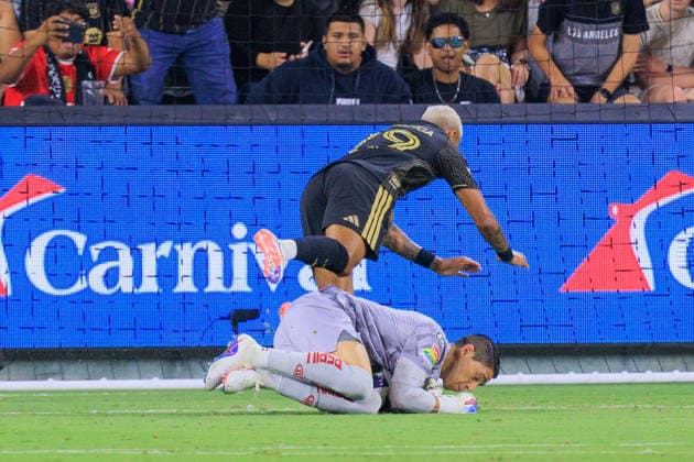 August 8, 2026, Los Angeles, California, USA: Denis Bouanga 99 of the Los Angeles Football Club jumps over Goalkeeper, Hugo Gonzalez 1 of the Toluca F.C. as he tries for a goal during the Leagues Cup game on Saturday August 8, 2026 at the BMO Stadium in Los Angeles, California. JAVIER ROJAS PI Los Angeles USA - ZUMAp124 20260808_zaa_p124_004 Copyright: xJavierxRojasx