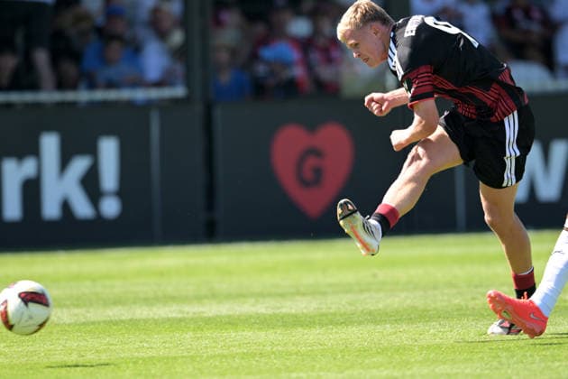 Eintracht Frankfurt. Jonathan Burkardt zieht ab zum 1:0 fotografiert beim Fußball Test Spiel Eintracht Frankfurt gegen Hull City am 8.8.2026 in Frankfurt. (DFL DFB REGULATIONS PROHIBIT ANY USE OF PHOTOGRAPHS as IMAGE SEQUENCES and or QUASI-VIDEO) *** Eintracht Frankfurt s Jonathan Burkardt takes off, photographed during the Eintracht Frankfurt vs. Hull City soccer exhibition match on August 8, 2026, in Frankfurt. DFL and DFB regulations prohibit any use of photographs as image sequences and or quasi-video.