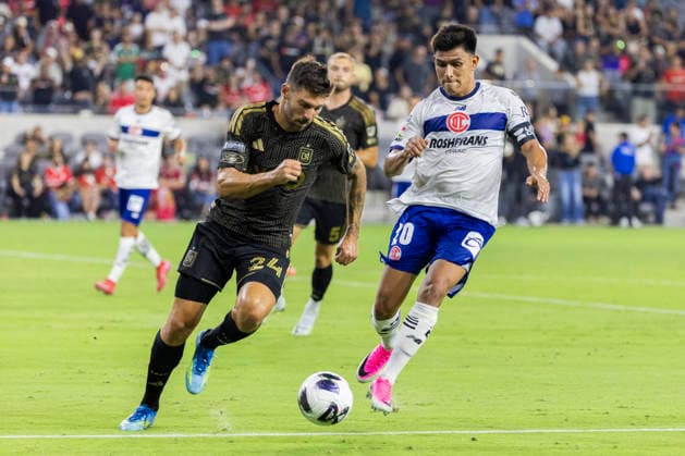 August 8, 2026, Los Angeles, California, USA: Los Angeles FC defender Ryan Michael Hollingshead (24) and Toluca FC defender JesoÂºs Daniel Gallardo Vasconcelos (20) vie for the ball during a Leagues Club soccer match on Saturday, Aug. 8, 2026 in Los Angeles. Leagues Club 2026: LAFC 1:0 Toluca FC  - ZUMAc68_ 20260808_zaf_c68_023 Copyright: xRingoxChiux