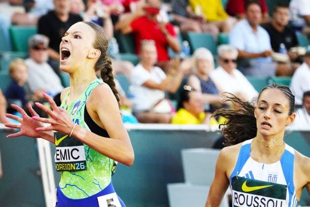 (260809) -- EUGENE, Aug. 9, 2026 -- Ziva Remic (L) of Slovenia reacts during the women s 800m final at the 2026 World U20 Athletics Championships in Eugene, Oregon, the United States, Aug. 8, 2026. ) (SP)U.S.-EUGENE-ATHLETICS-2026 WORLD U20 CHAMPIONSHIPS WuxXiaoling 