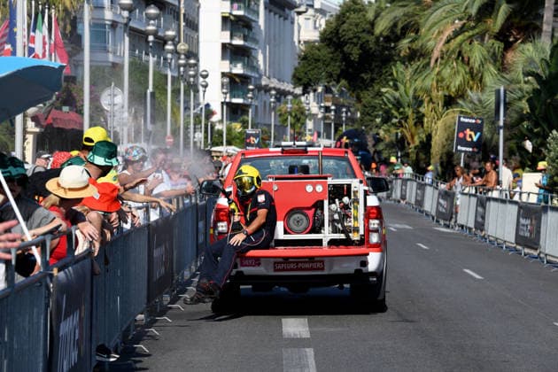 8ème étape du Tour de France Femmes avec Zwift avec l arrivée à Nice, le 8 août 2026. Les coureuses ont parcouru 172 km entre Sisteron et Nice et c est la Néerlandaise, championne d Europe, D.Vollering qui franchit la ligne d’arrivée en premier et reprend le maillot jaune à la Polonaise K.Niewiadoma (Canyon-SRAM), avec huit secondes d’avance. A Nice, sur le podium, elle est suivie par l’Italienne Elisa Longo Borghini et K.Niewiadoma. Bruno Bebert Bestimage Stage 8 of the Tour de France Femmes avec Zwift concluded in Nice on August 8, 2026. The riders covered 172 km between Sisteron and Nice, with Dutch European champion D. Vollering crossing the finish line first; she reclaimed the yellow jersey from Poland’s K. Niewiadoma (Canyon-SRAM), taking an eight-second lead. On the podium in Nice, she was joined by Italy’s Elisa Longo Borghini and K. Niewiadoma Nice France  Copyright: xBrunoxBebertx xBestimagexBrunoxBebertx xBestimagex