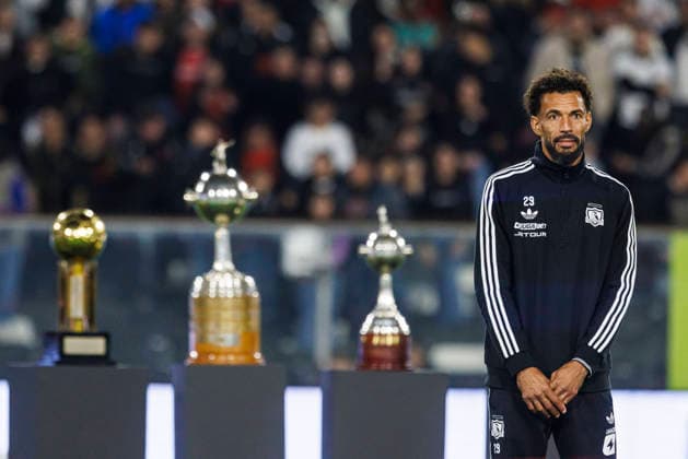Colo Colo Introduces Vozinha To Fans At Estadio Monumental Santiago, Chile - August 5: Cabo Verde s goalkeeper Vozinha greets his fans during his presentation at Estadio Monumental David Arellano on August 5, 2026 in Santiago, Chile Santiago Estadio Monumental Santiago Chile Copyright: xLatinxSportxImagesx