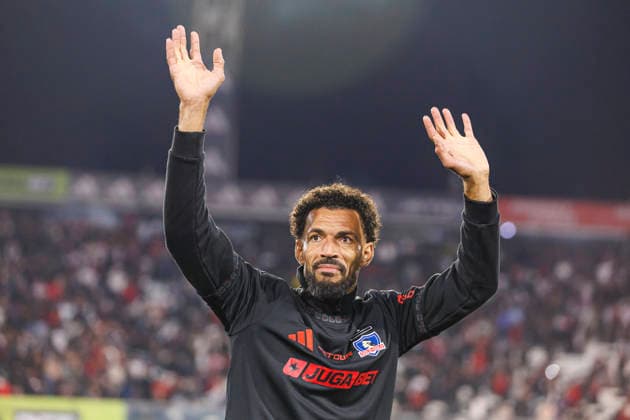 Colo Colo Introduces Vozinha To Fans At Estadio Monumental Santiago, Chile - August 5: Cabo Verde s goalkeeper Vozinha greets his fans during his presentation at Estadio Monumental David Arellano on August 5, 2026 in Santiago, Chile Santiago Estadio Monumental Santiago Chile Copyright: xLatinxSportxImagesx