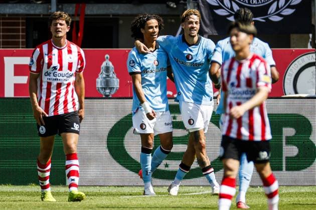 ROTTERDAM - (lr) Gjivai ZechiÃ«l of Feyenoord and Luciano Valente of Feyenoord celebrate the 0-1 during the Dutch Eredivisie match between Sparta Rotterdam and Feyenoord at Sparta Stadion Het Kasteel on August 9, 2026 in Rotterdam, the Netherlands. PIETER STAM DE JONGE ANP Eredivisie 2026 27 xVIxANPxSportx xxANPxIVx 565147329 originalFilename: 565147329.jpg
