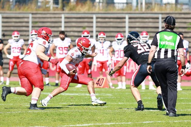 Hugh Harvey (Potsdam Royals, 8) runs with the ball, Düsseldorf Panther vs Potsdam Royals, American Football, GFL, German Football League, Season 2026, Week 14, 08.08.2026, Photo: PFA Klaus Sack Düsseldorf Stadion VfL Benrath NRW Deutschland Copyright: xFootxBowl KlausxSackx