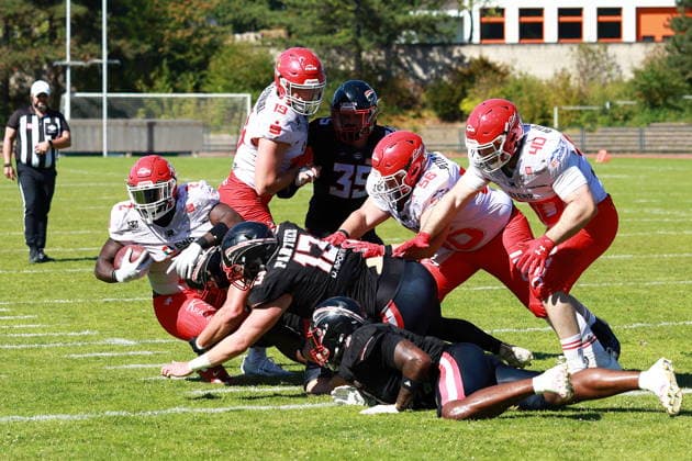 Chrisman Kyei (Potsdam Royals, 2) is stoped by Defense, Düsseldorf Panther vs Potsdam Royals, American Football, GFL, German Football League, Season 2026, Week 14, 08.08.2026, Photo: PFA Klaus Sack Düsseldorf Stadion VfL Benrath NRW Deutschland Copyright: xFootxBowl KlausxSackx