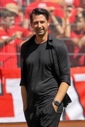 09.08.2026, xtgx, Fussball - 2.Bundesliga Energie Cottbus - Hannover 96 emspor, v.l. Jonas Boldt (Hannover, Geschäftsführer (DFL DFB REGULATIONS PROHIBIT ANY USE OF PHOTOGRAPHS as IMAGE SEQUENCES and or QUASI-VIDEO) Cottbus *** August 9, 2026, xtgx, Soccer 2. Bundesliga Energie Cottbus Hannover 96 emspor, from left: Jonas Boldt (Hannover), Managing Director of Sports, DFL, DFB REGULATIONS PROHIBIT ANY USE OF PHOTOGRAPHS AS IMAGE SEQUENCES AND OR QUASI-VIDEO, Cottbus