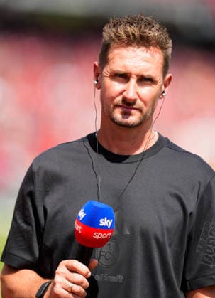 Miroslav Klose (1. FC Nuernberg, Cheftrainer) gibt vor dem Spiel ein Interview. GER, 1. FC Nürnberg vs SG Dynamo Dresden, 2. Bundesliga, 1. Spieltag, Saison 2026-27, Max-Morlock-Stadion, Nürnberg, 09.08.2026 DFL REGULATIONS PROHIBIT ANY USE OF PHOTOGRAPHS AS IMAGE SEQUENCES AND OR QUASI-VIDEO Foto: HMB Media Scott W. Coleman Nürnberg Max-Morlock-Stadion Bayern GER Copyright: xScottxW.xColemanx