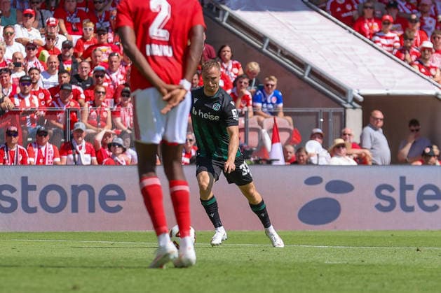 09.08.2026, xtgx, Fussball - 2.Bundesliga Energie Cottbus - Hannover 96 emspor, v.l. Tor zum 1:1 durch Maurice Neubauer (Hannover, 33) (DFL DFB REGULATIONS PROHIBIT ANY USE OF PHOTOGRAPHS as IMAGE SEQUENCES and or QUASI-VIDEO) Cottbus *** August 9, 2026, xtgx, Soccer 2. Bundesliga Energie Cottbus Hannover 96 emspor, from left: Goal to make it 1–1 by Maurice Neubauer (Hannover), 33 DFL DFB REGULATIONS PROHIBIT ANY USE OF PHOTOGRAPHS AS IMAGE SEQUENCES AND OR QUASI-VIDEO Cottbus