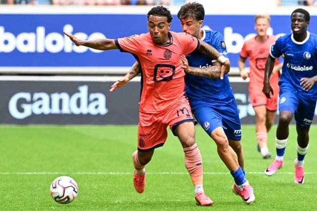 Mechelen s Myron Van Brederode and Gent s Filipe Alves Tiago pictured in action during a soccer match between KAA Gent and KV Mechelen, Sunday 9 August 2026 in Gent, on day 1 of the 2026-2027 Jupiler Pro League first division of the Belgian championship. JILLxDELSAUX  x183011716x