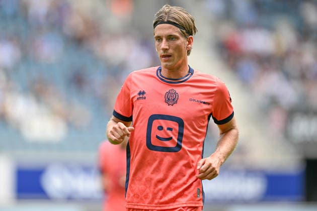 260809 AA Gent vs KV Mechelen Dennis Praet (26) of KV Mechelen pictured during the Jupiler Pro League season 2026 - 2027 matchday 1 game between AA Gent and KV Mechelen on August 9 , 2026 in Gent, Belgium. (Photo by David Catry Isosport) Gent Belgium  Copyright: xDavidxCatryx 20260809DC2_8985