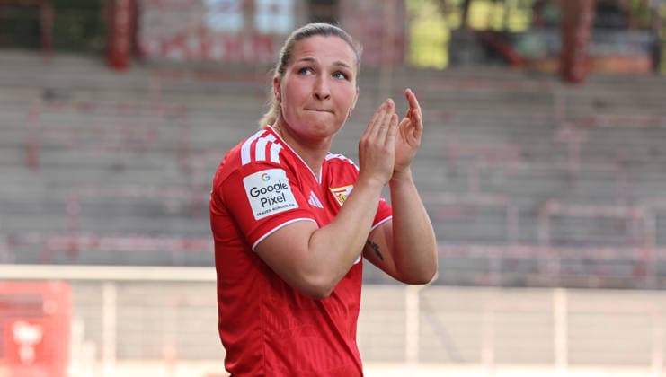 Dina Orschmann bei der Mannschaftsvorstellung im Stadion an der Alten Försterei AF Sportstätte Fußball Fussball Testspiel Frauen Damen Bundesliga Saison 2026 2027 09.08.2026 1.FC Union Berlin FCU vs Inter Mailand DFL regulations prohibit any use of photographs as image sequences and or quasi-video *** Dina Orschmann at the team presentation at the Stadion an der Alten Försterei AF Sports Facility Sports Soccer Women s Bundesliga Season 2026–2027 September 8, 2026 1. FC Union Berlin (FCU) vs. Inter Milan DFL regulations prohibit any use of photographs as image sequences and or quasi-video