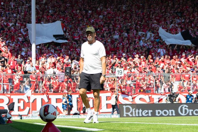 Claus-Dieter Wollitz (Energie Cottbus, Trainer) 09.08.2026, Energie Cottbus vs Hannover 96, Fussball, 2. Bundesliga, Energie Stadion, Cottbus DFL regulations prohibit any use of photographs as image sequences and or quasi-video. *** Claus Dieter Wollitz, Energie Cottbus, Coach, August 9, 2026, Energie Cottbus vs. Hannover 96, Soccer, 2. Bundesliga, Energie Stadium, Cottbus. DFL regulations prohibit any use of photographs as image sequences and or quasi-video. Copyright: HMBxMedia xFinnxWeidmann