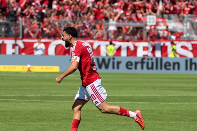 Trifft zum 1:0: Tolcay Cigerci (Energie Cottbus, 10) 09.08.2026, Energie Cottbus vs Hannover 96, Fussball, 2. Bundesliga, Energie Stadion, Cottbus DFL regulations prohibit any use of photographs as image sequences and or quasi-video. *** Goal 1-0 by Tolcay Cigerci, Energie Cottbus, September 10, 2026, Energie Cottbus vs. Hannover 96, Soccer, 2. Bundesliga, Energie Stadium, Cottbus. DFL regulations prohibit any use of photographs as image sequences and or quasi-video. Copyright: HMBxMedia xFinnxWeidmann