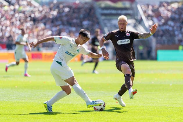 Shinta Appelkamp (SpVgg Greuther Fuerth, 08), Louis Oppie (FC St. Pauli, 23), GER, FC St. Pauli vs. SpVgg Greuther Fuerth, Fussball, 2. Bundesliga, Spieltag 1, Saison 2026 2027, 09.08.2026 DFL REGULATIONS PROHIBIT ANY USE OF PHOTOGRAPHS AS IMAGE SEQUENCES AND OR QUASI-VIDEO GER, FC St. Pauli vs. SpVgg Greuther Fuerth, Fussball, 2. Bundesliga, Spieltag 1, Saison 2026 2027, 09.08.2026 Hamburg *** Shinta Appelkamp, SpVgg Greuther Fürth, 08, Louis Oppie, FC St. Pauli, 23, GER, FC St. Pauli vs. SpVgg Greuther Fürth, Soccer, 2. Bundesliga, Matchday 1, 2026–2027 Season, August 9, 2026 DFL regulations prohibit any use of photographs as image sequences and or quasi-video, GER, FC St. Pauli vs. SpVgg Greuther Fürth, Soccer, 2. Bundesliga, Matchday 1, 2026–2027 Season, August 9, 2026, Hamburg Copyright: xEibner-Pressefoto MaxxVincenx EP_MVN