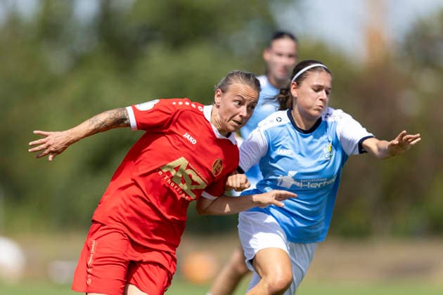 KOWO Sommercup 2026: Chemnitzer FC vs. 1. FFV Erfurt; Erfurt; 09.08.2026 Angelina Lübcke ( 9; 1. FFV Erfurt) gegen Leonie Janberg ( 16; Chemnitzer FC) KOWO Sommercup 2026: Chemnitzer FC vs. 1. FFV Erfurt; Sportforum Johannesplatz Erfurt; 09.08.2026 *** KOWO Summer Cup 2026 Chemnitzer FC vs. 1 FFV Erfurt Erfurt August 9, 2026 Angelina Lübcke 9 1 FFV Erfurt vs. Leonie Janberg 16 Chemnitzer FC KOWO Summer Cup 2026 Chemnitzer FC vs. 1 FFV Erfurt Sportforum Johannesplatz, Erfurt, August 9, 2026 Copyright: xBEAUTIFULxSPORTS Duehringx