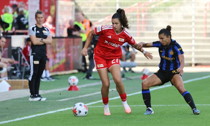 Trainerin Marie Louise Eta, Leela Egli im Zweikampf mit Torwart Telma Ivarsdottir Aktion Spielszene Fußball Fussball Testspiel Frauen Damen Bundesliga Saison 2026 2027 09.08.2026 1.FC Union Berlin FCU vs Inter Mailand DFL regulations prohibit any use of photographs as image sequences and or quasi-video *** Coach Marie Louise Eta, Leela Egli in a one-on-one with goalkeeper Telma Ivarsdottir Action Game scene Sports Soccer Women s Bundesliga Season 2026–2027 September 8, 2026 1. FC Union Berlin (FCU) vs. Inter Milan DFL regulations prohibit any use of photographs as image sequences and or quasi-video